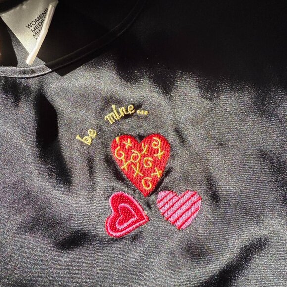Vintage Black satin tank top Sophia by Delicates with embroidered hearts be mine - Picture 2 of 8